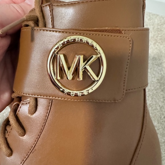 NEW Michael Kors Tatum PU Leather Ankle Lace Up Combat Boots - Picture 6 of 9